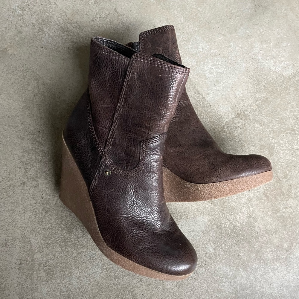 Ciao Bella Wedge Bootie Boots | Brown Leather | Size 9.5